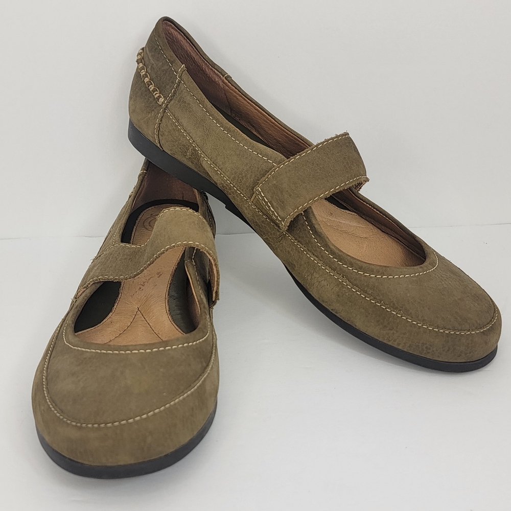 NURTURE Women's Tan Mary Jane Shoes SIZE 10. #1639